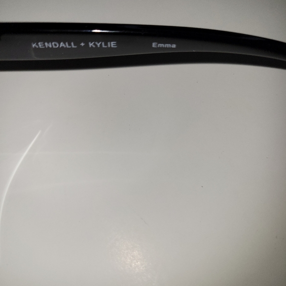Kendall + Kylie Emma Sunglasse! New with Tags - Picture 5 of 6